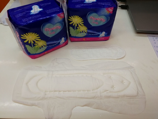 Yumuşak Pamuklu Kumaşlar FDA ile Kanatsız İpek Tek Kullanımlık Hijyenik Peçeteler 410mm